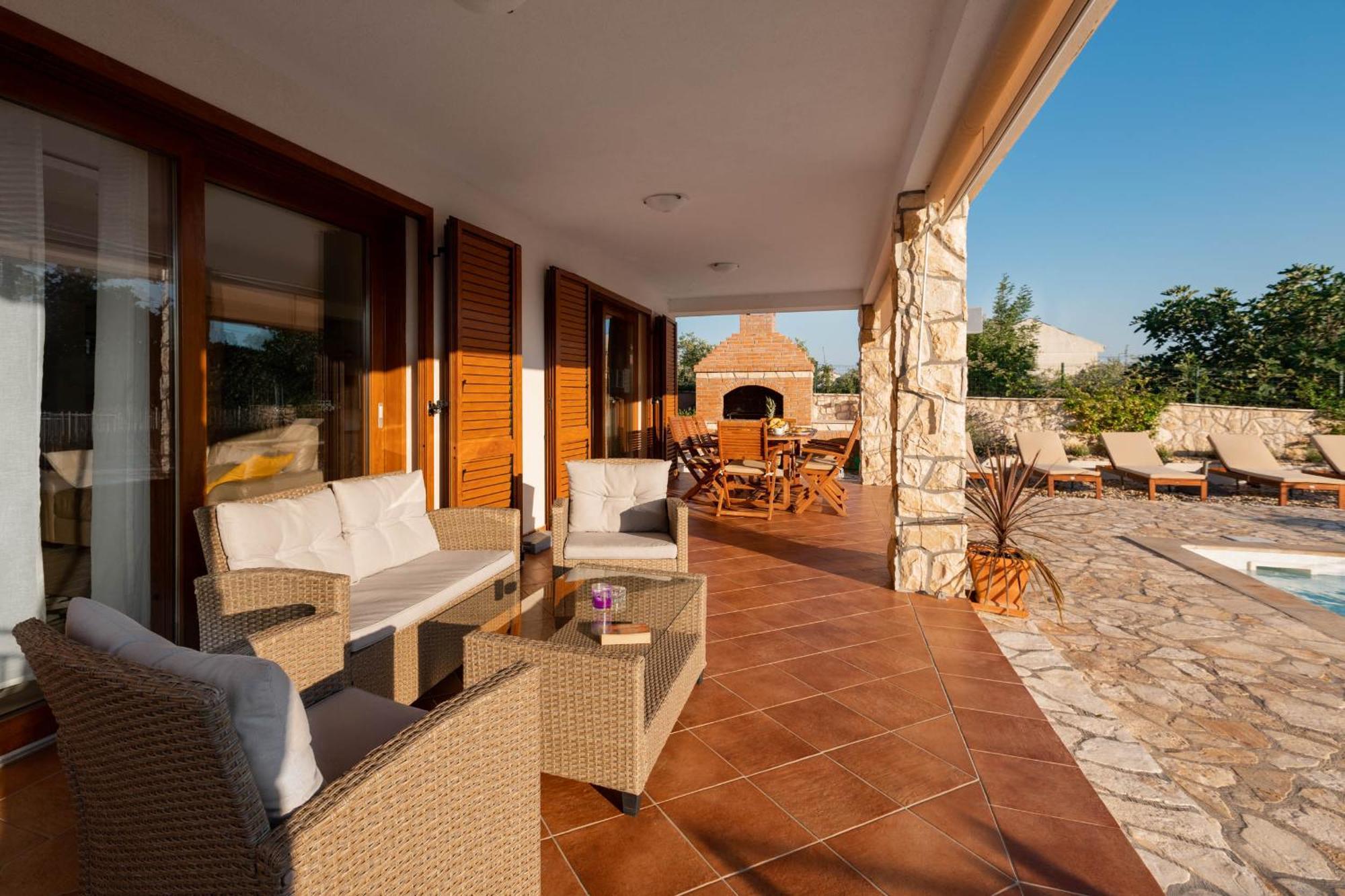 Villa Sara - Perfect Family Holiday Brzac Exterior photo