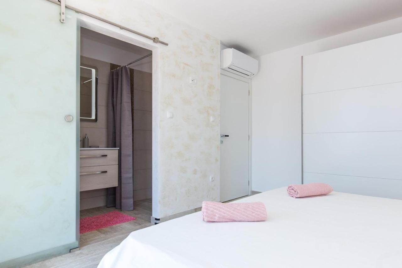 Villa Sara - Perfect Family Holiday Brzac Exterior photo